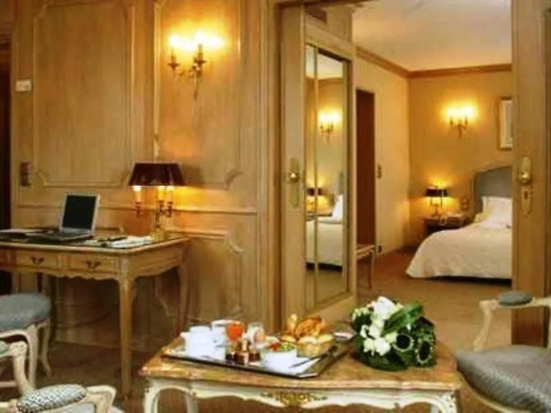 Hotel Splendid Etoile à Paris 4*,